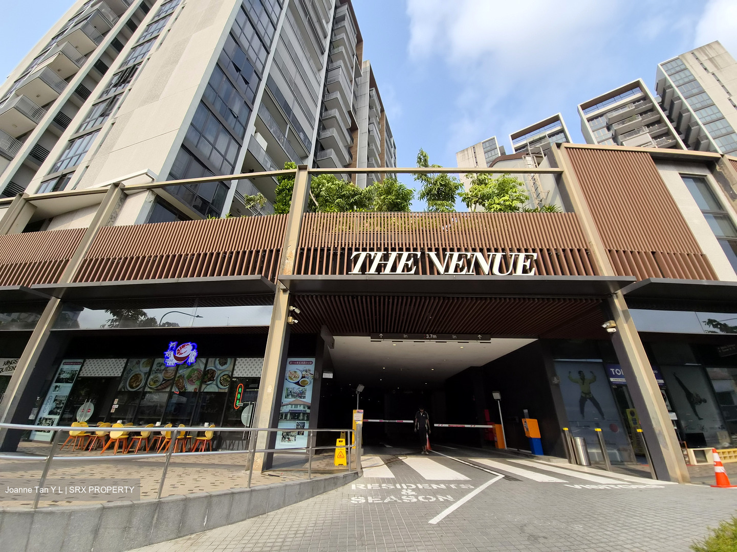 The Venue Shoppes (D13), Retail #615805571